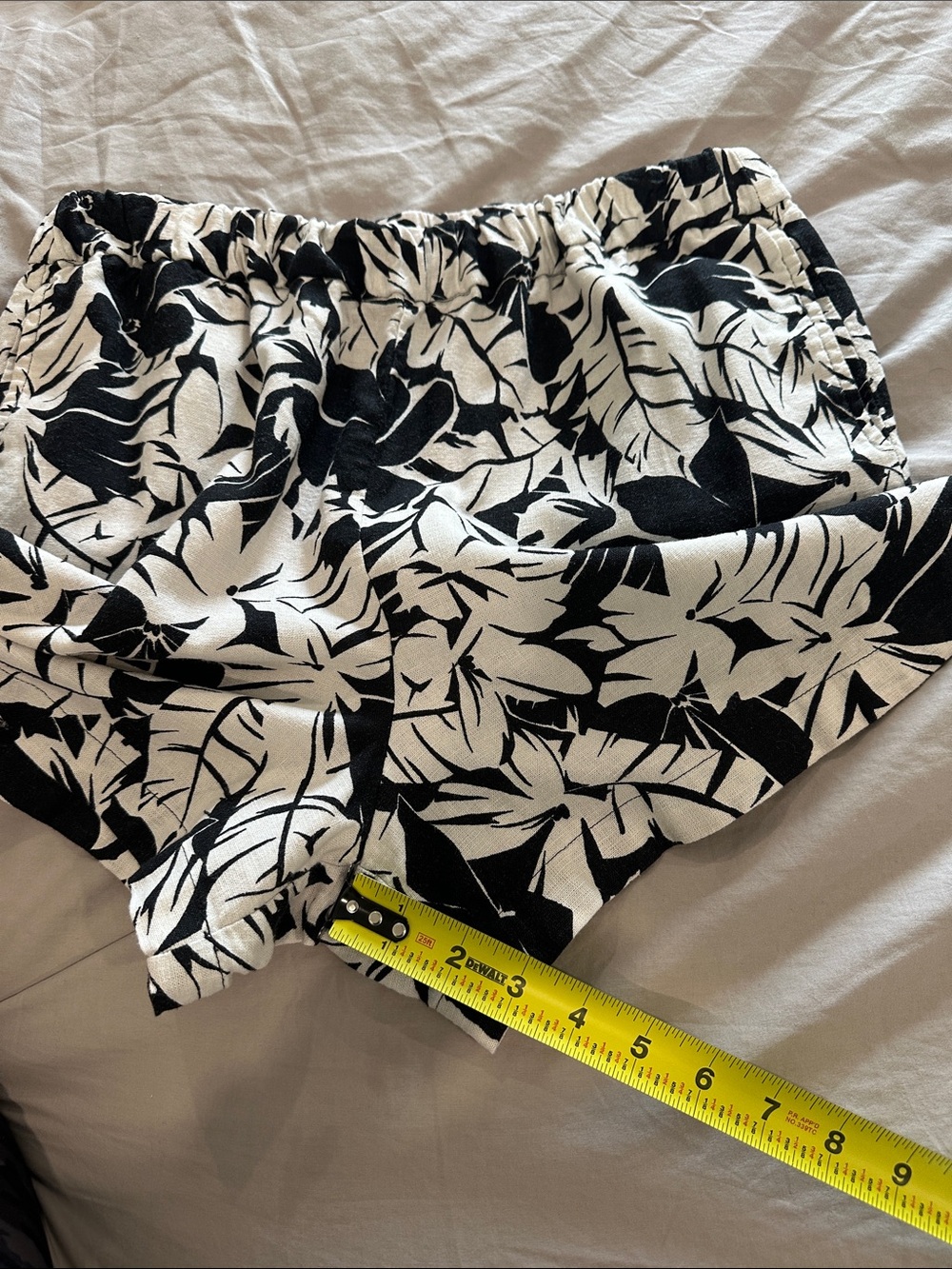 Michael Kors Black & White Floral Leaf Bermuda Shorts - Picture 7 of 7